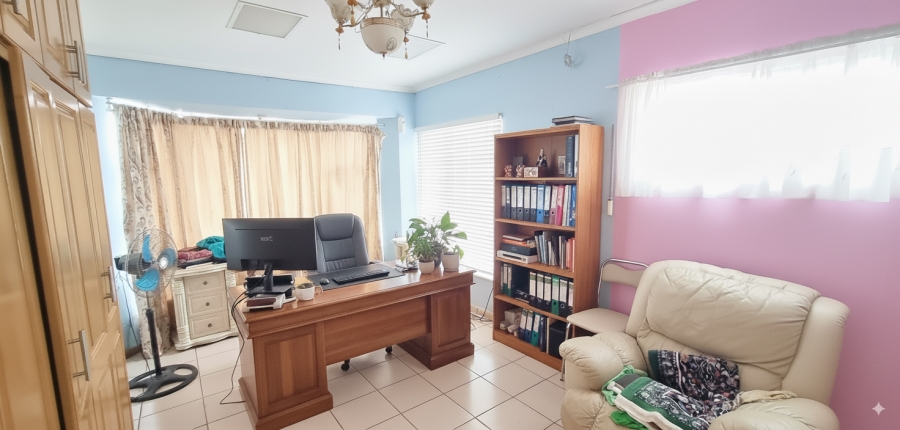 To Let commercial Property for Rent in Grassy Park Western Cape